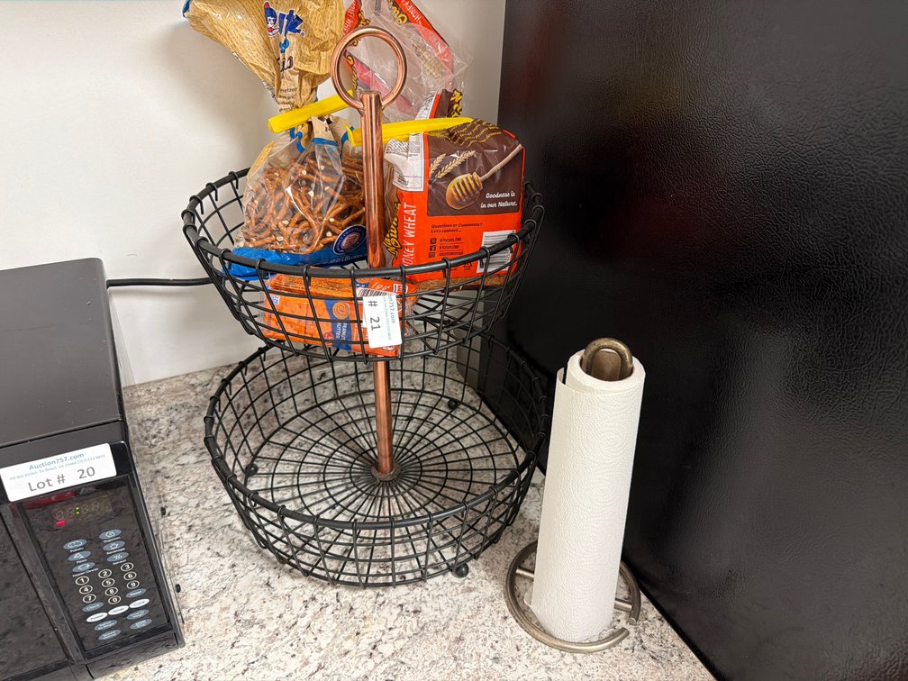Lot: 2 level wire fruit basket & towel dispenser