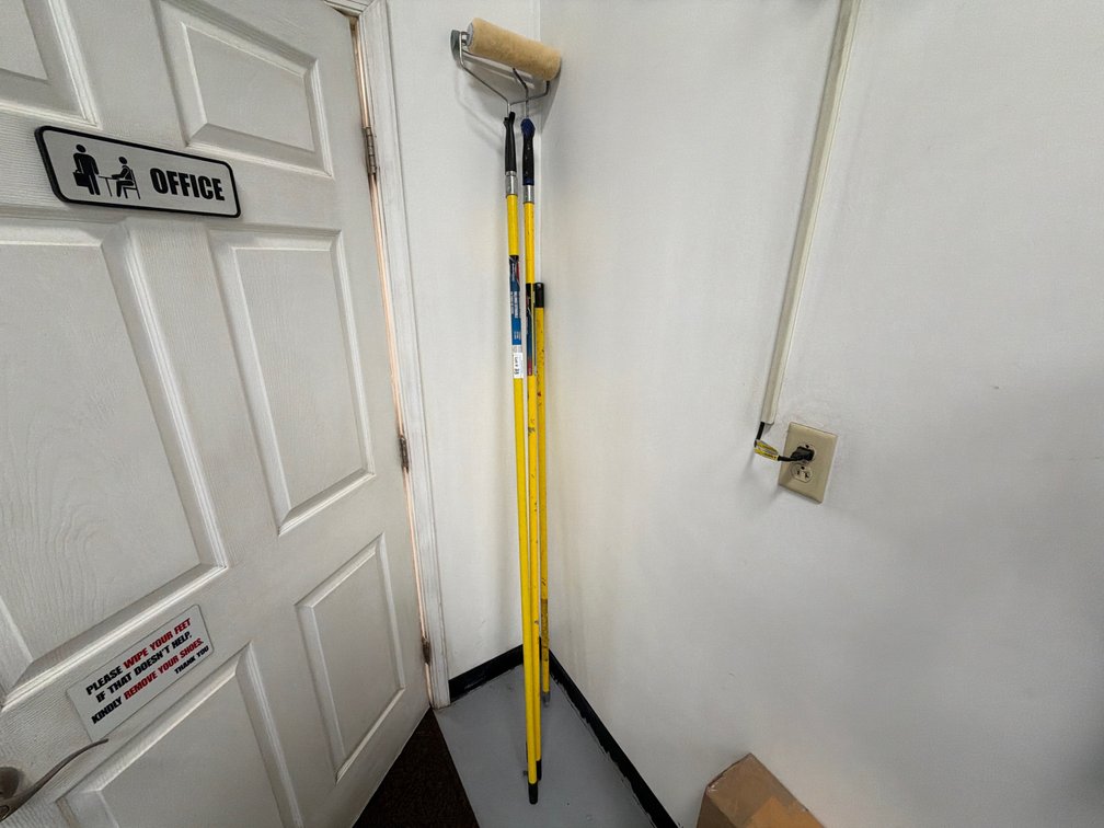Dynamic fiberglass extension poles