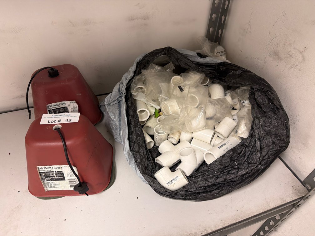 Lot: bag full of 3/4” PVC fittings & 2 spigot covers