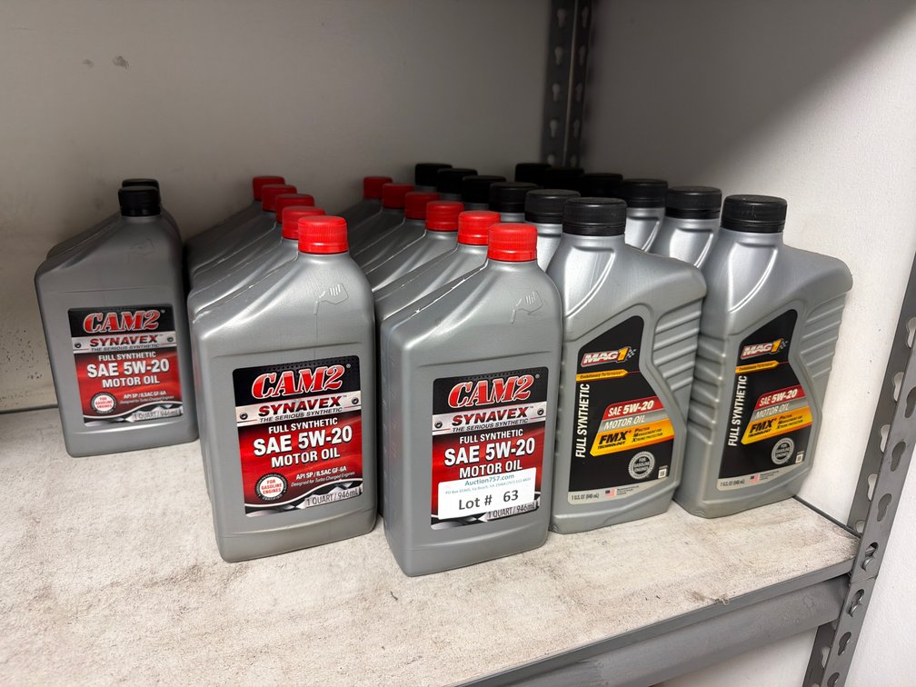 NEW 1QT bottles of 5W-20 motor oil