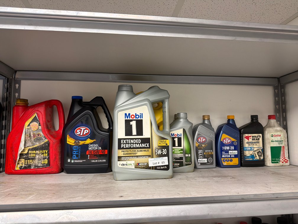 Lot: 10 bottles assorted motor oil