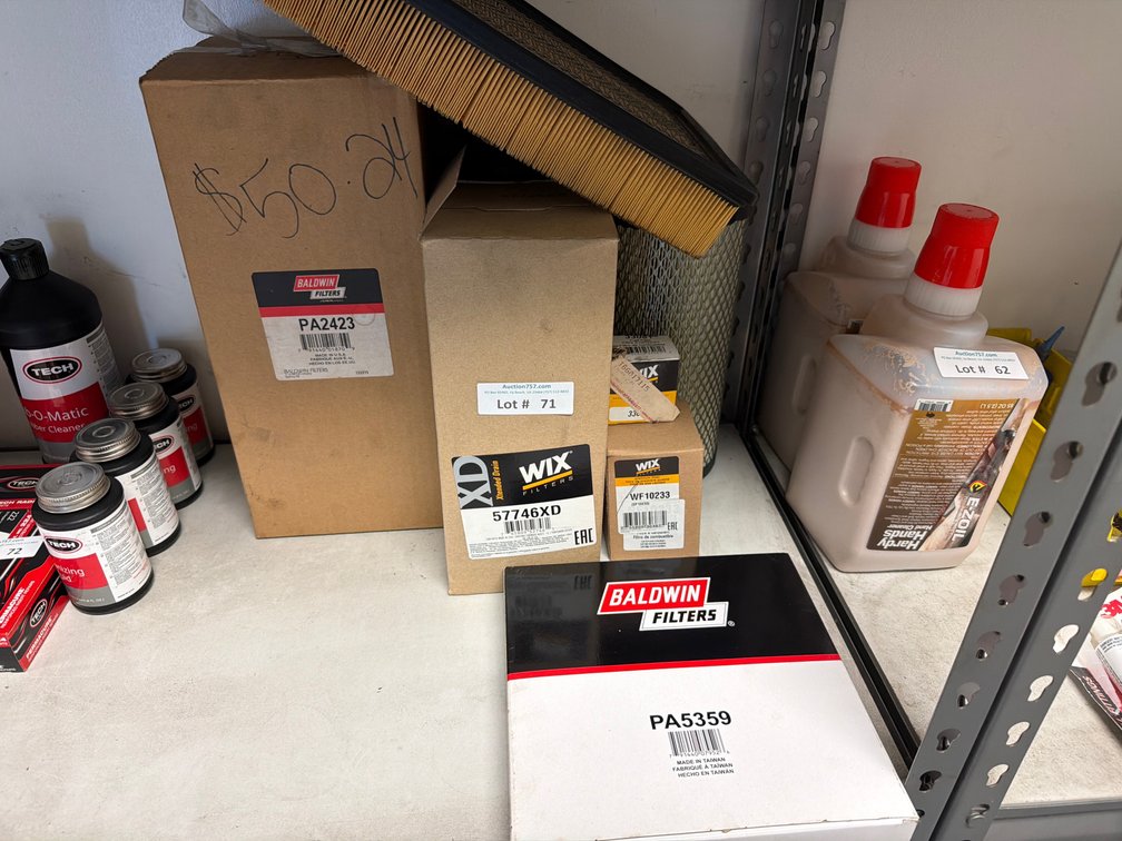 Lot: 8 assorted Baldwin & Wix air filters