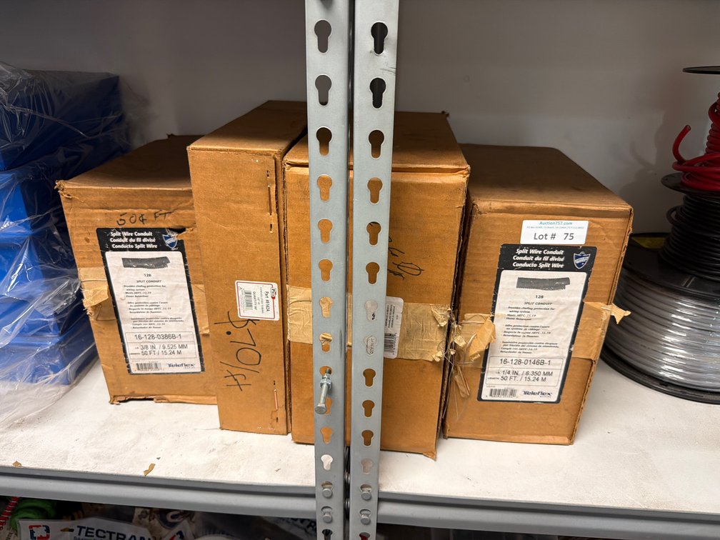 Lot: 4 boxes of split wire conduit