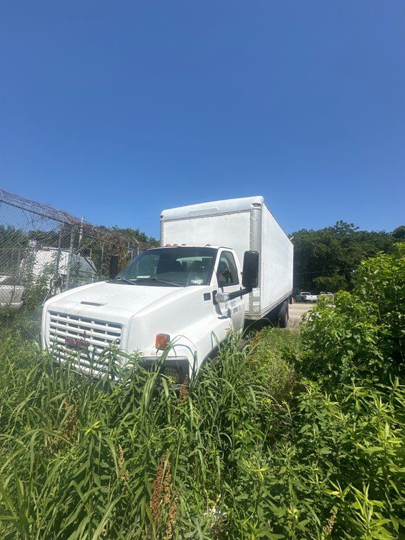 2005 GMC C7C042