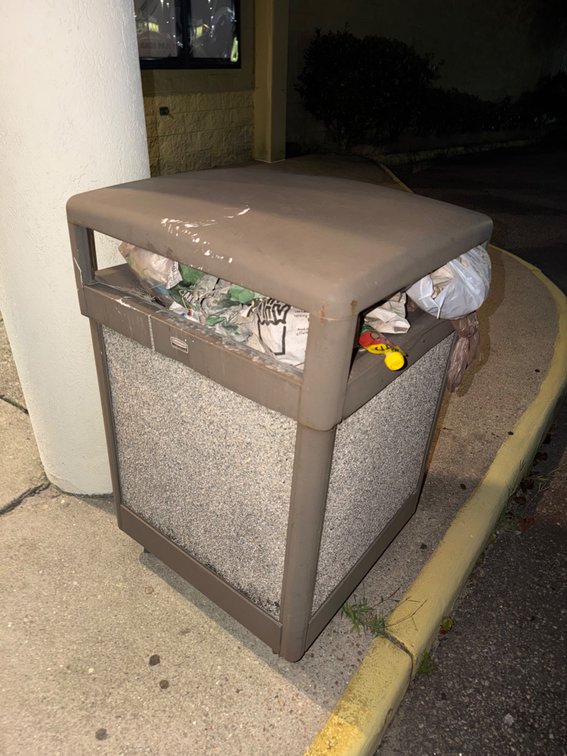 Rubbermaid aggregate stone trashcans