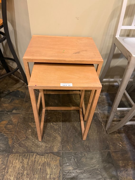 Set of 2 nesting tables