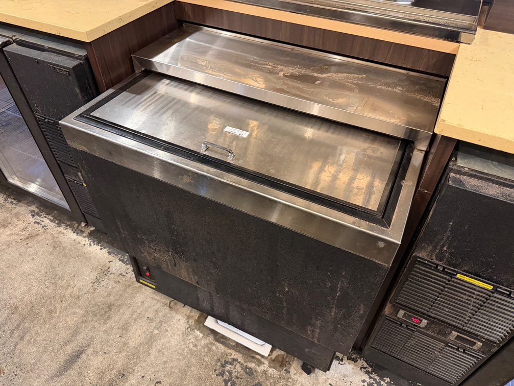 Glastender 36” bottle box cooler on wheels