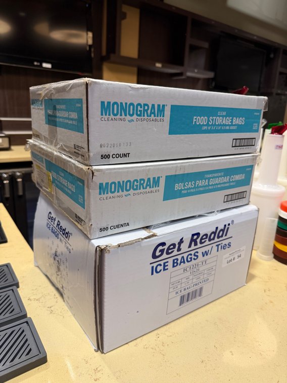 Lot: food storage bags & ice bags