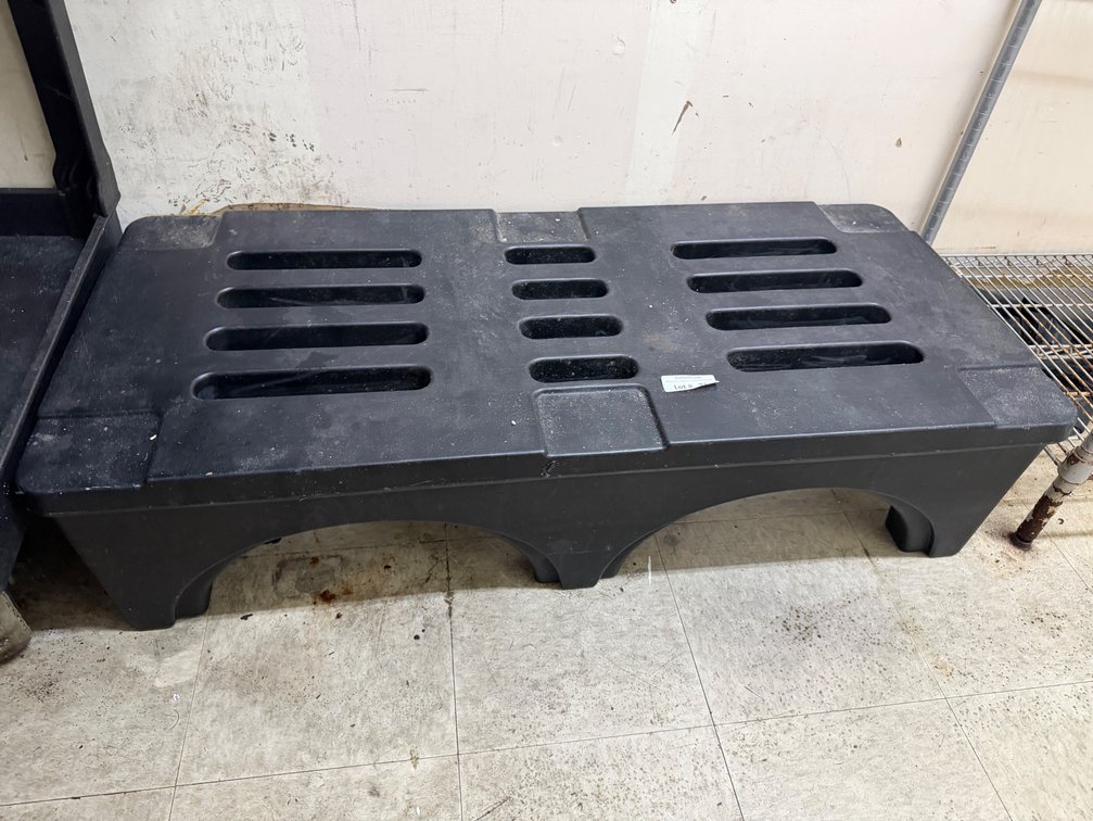 NSF HD plastic dunnage shelf
