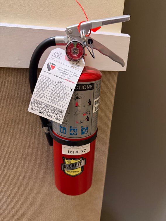 Buckeye ABC fire extinguisher w/ wall mount