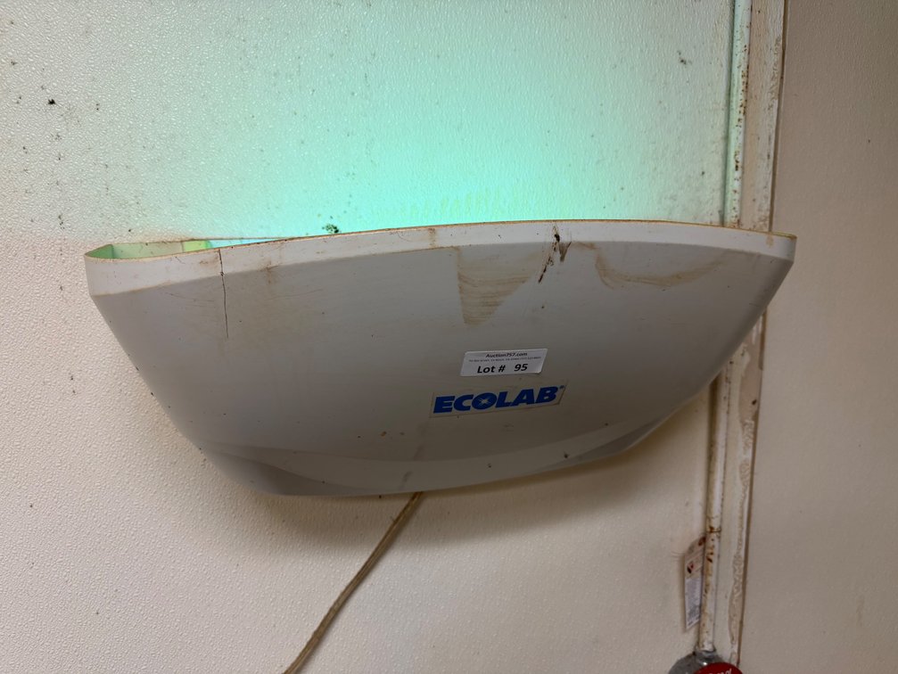 EcoLab wall mount bug light