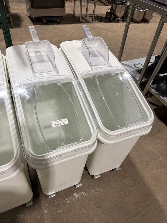 Baker’s Mark dry bulk ingredient bin on wheels