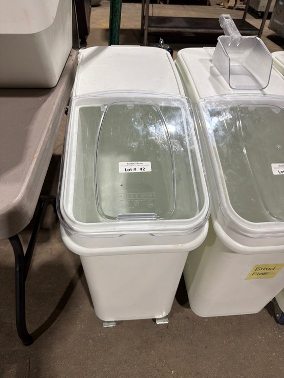Baker’s Mark dry bulk ingredient bin on wheels