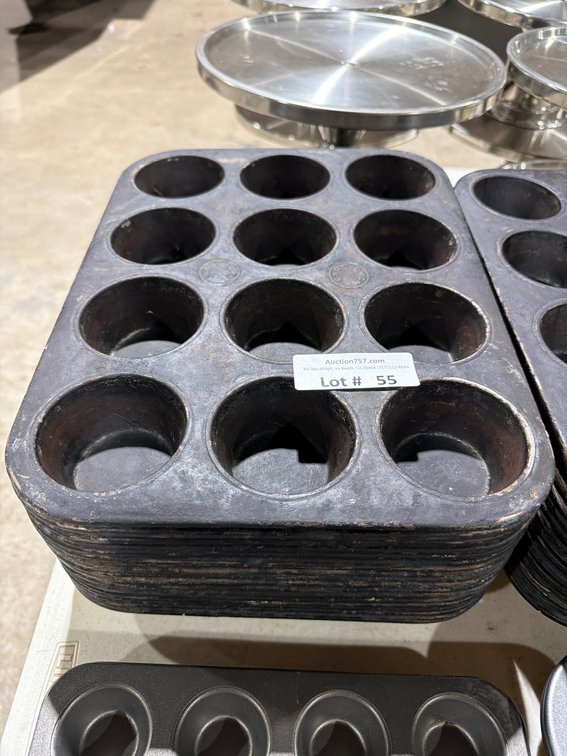 Ekco seasoned 12 hole muffin pans