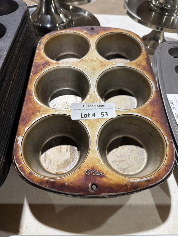 Wilton aluminum 6 hole muffin pans