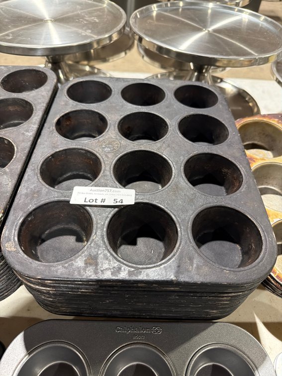 Ekco seasoned 12 hole muffin pans