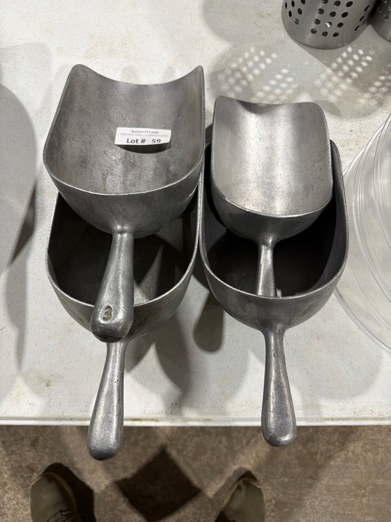 XL aluminum scoops