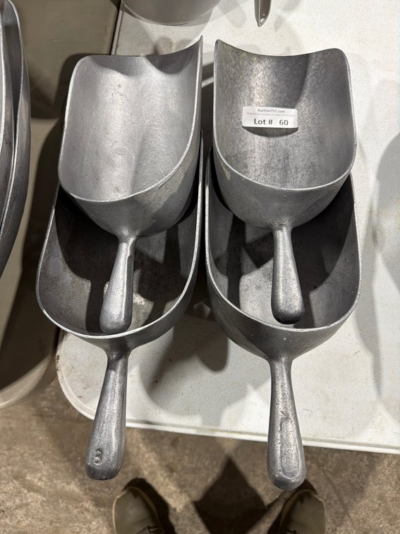 XL aluminum scoops