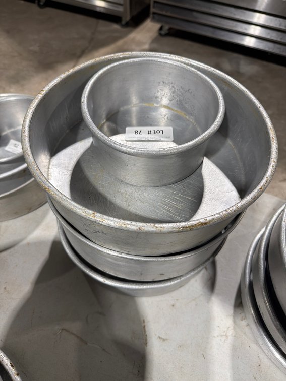 Aluminum 2 piece graduated cake pan set
