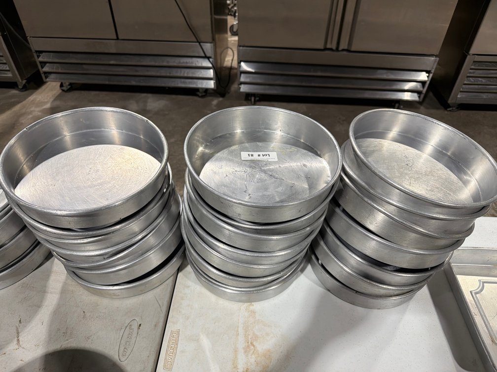 Aluminum 10” round baking pans