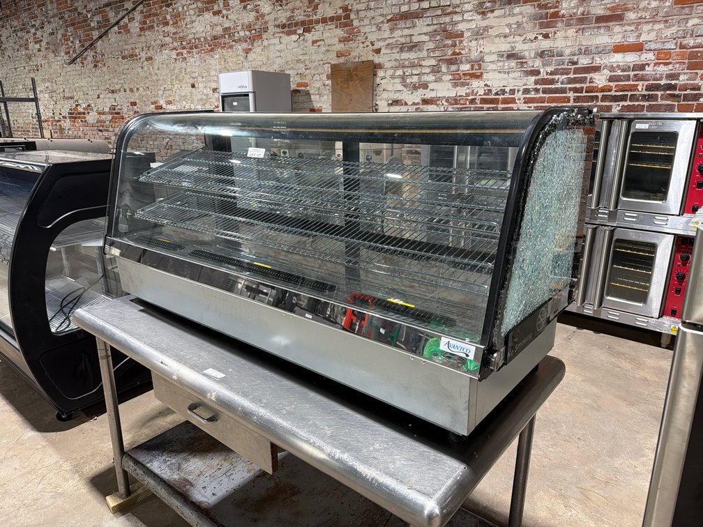 Avantco 60” curved glass refrigerated display case