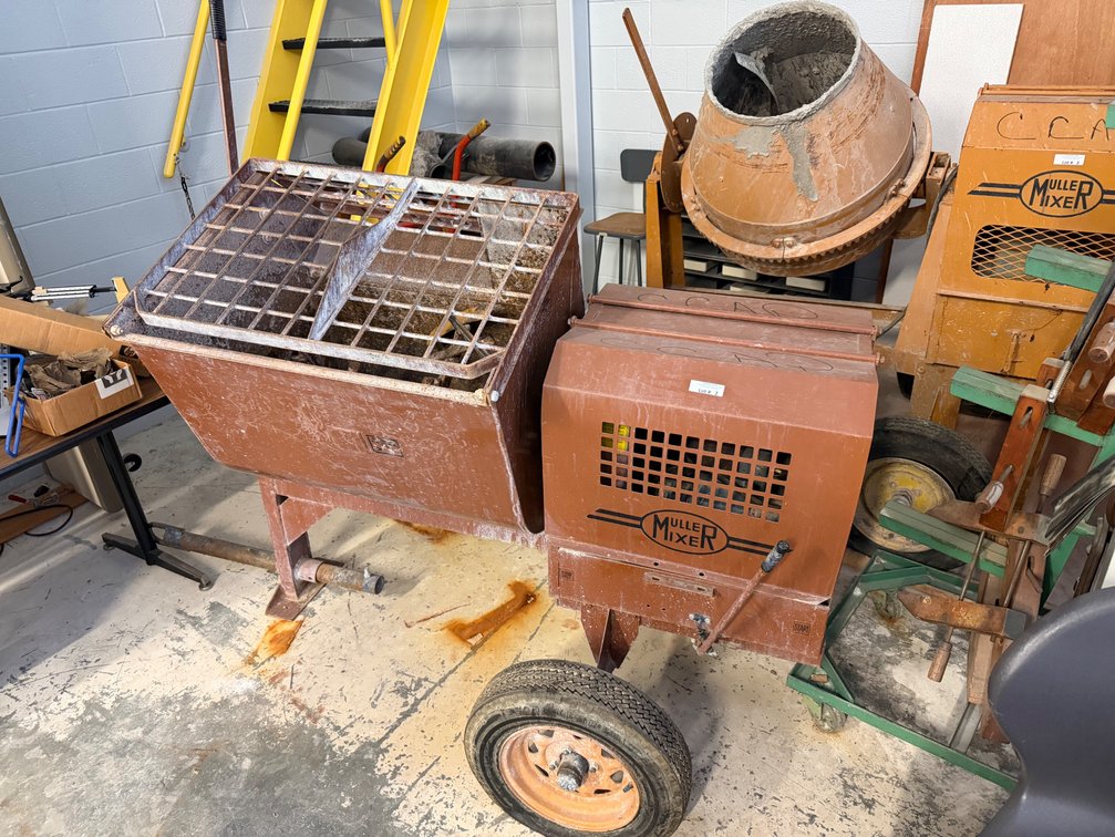 Muller concrete mixer -red