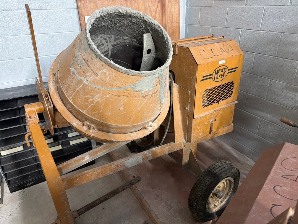 Muller concrete mixer