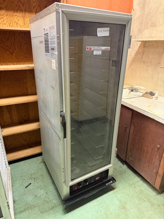 Metro warming cabinet on wheels