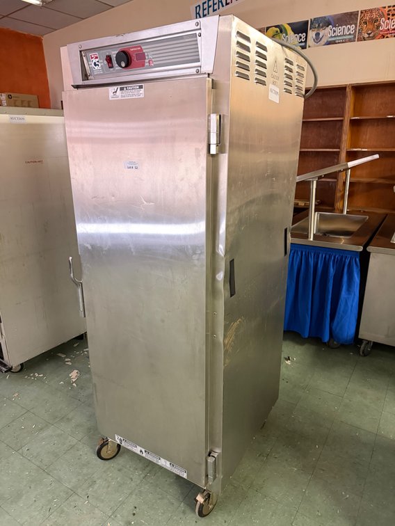 Metro warming cabinet on wheels