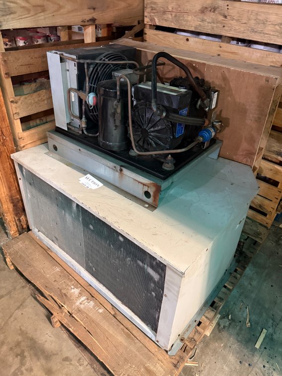 Lot: 2 compressors