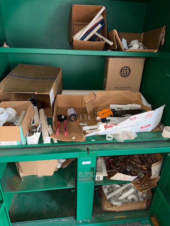Lot: new assorted plumbing materials
