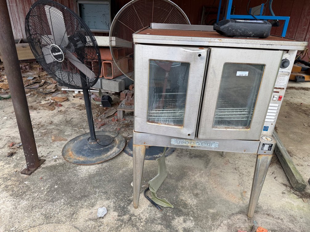 Lot: assorted scrap metal & material