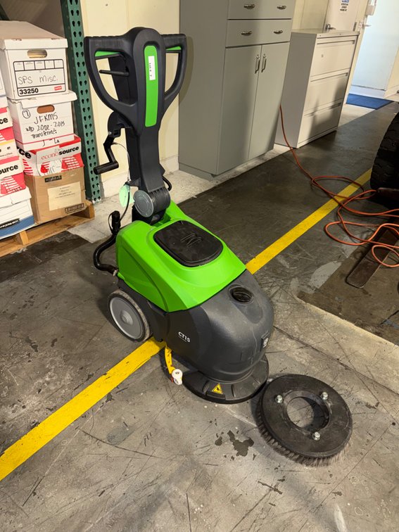 IPC Eagle CT15 floor scrubber