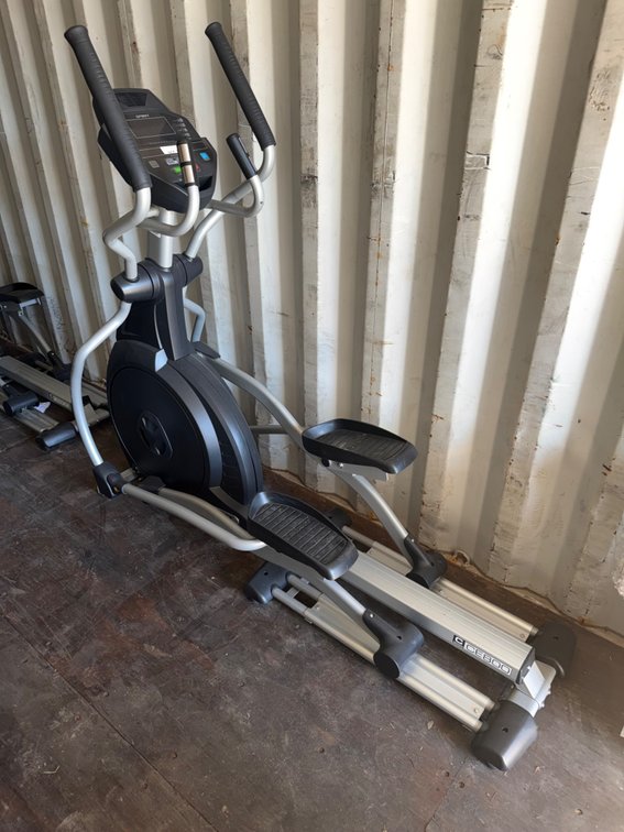 Spirit CE800 elliptical trainer