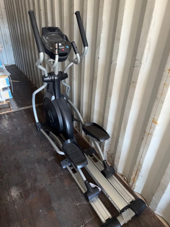 Spirit CE800 elliptical trainer
