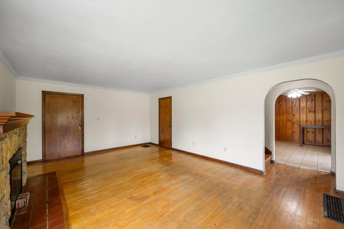 Image for SOLD! Minimum Bid $180,000 Online Auction 7230 Stitt Rd. Waterville, OH