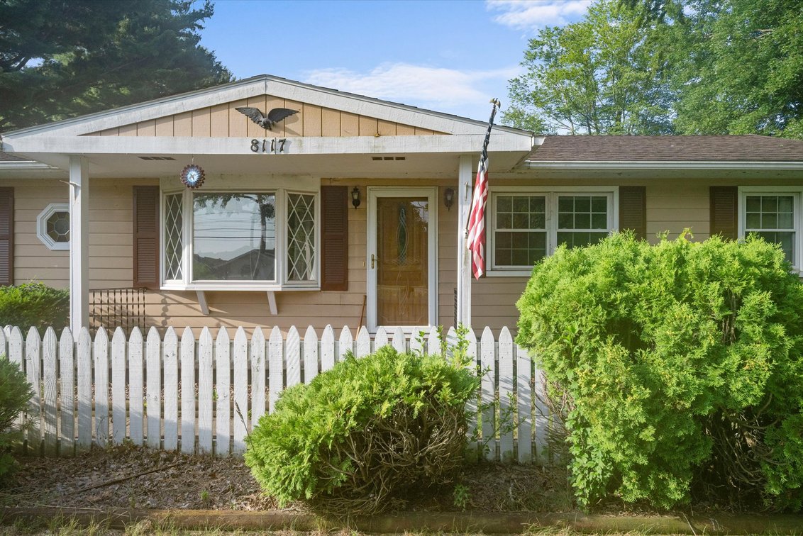 Image for Minimum Bid $135,000 Online Auction 8117 Angola Rd. Holland, OH 43528