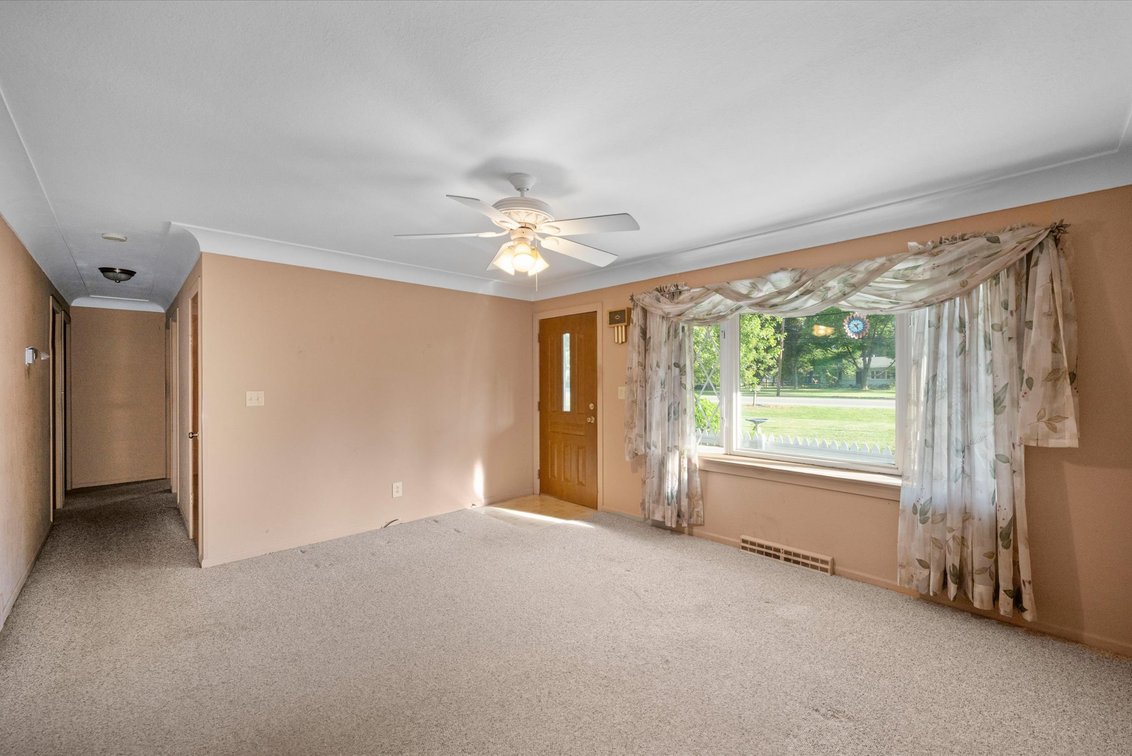Image for Minimum Bid $135,000 Online Auction 8117 Angola Rd. Holland, OH 43528