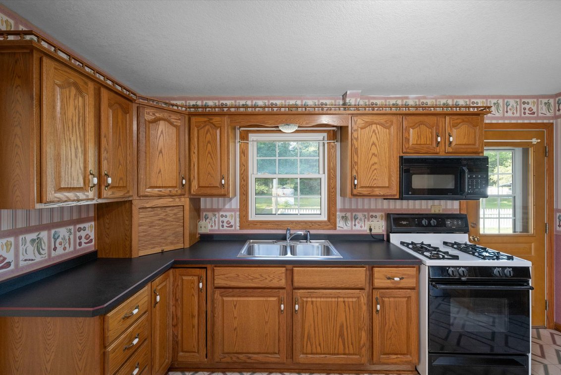 Image for Minimum Bid $135,000 Online Auction 8117 Angola Rd. Holland, OH 43528