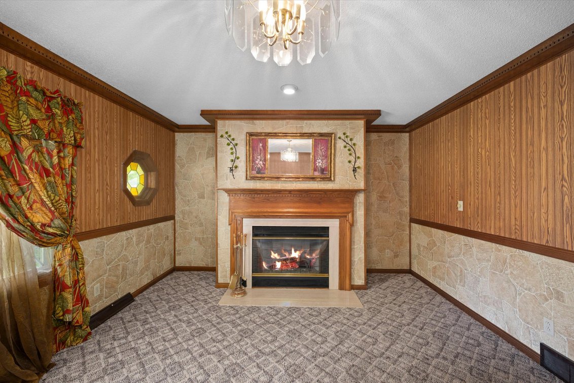 Image for Minimum Bid $135,000 Online Auction 8117 Angola Rd. Holland, OH 43528