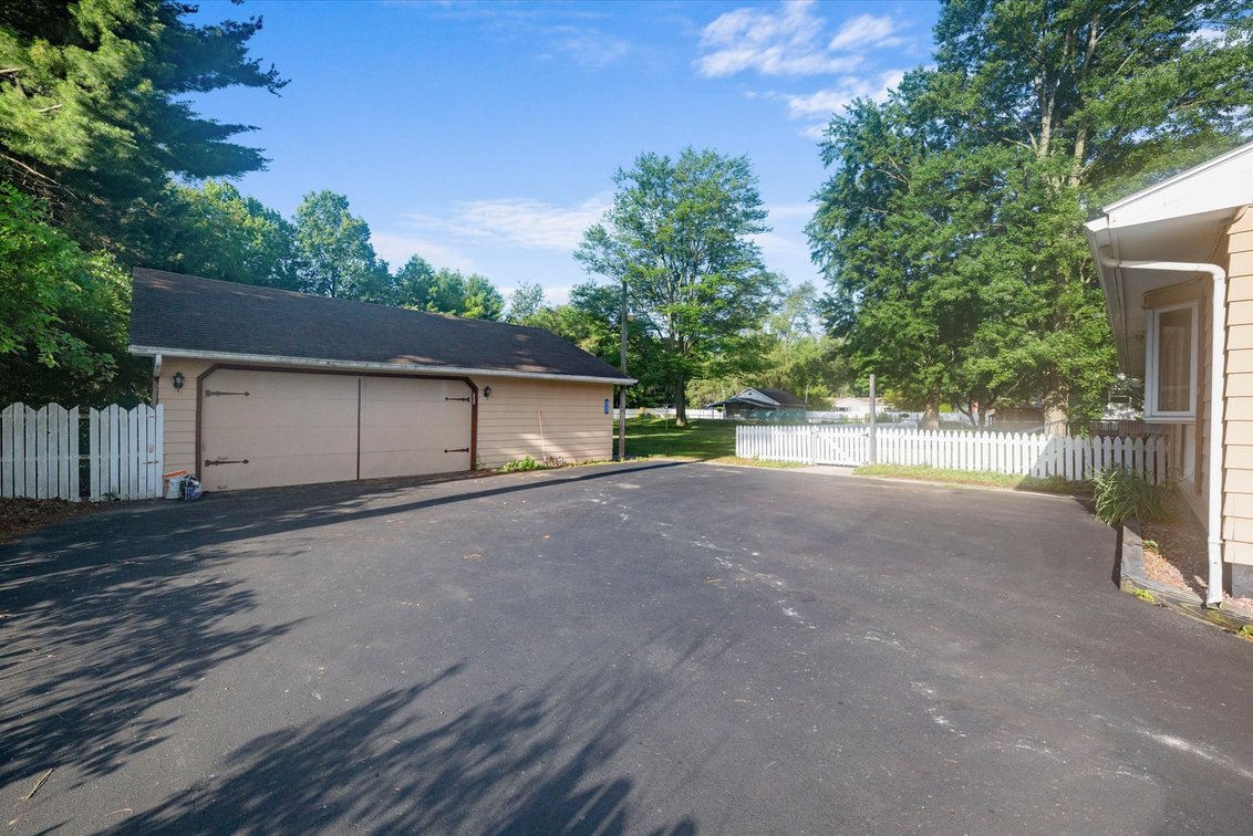 Image for Minimum Bid $135,000 Online Auction 8117 Angola Rd. Holland, OH 43528