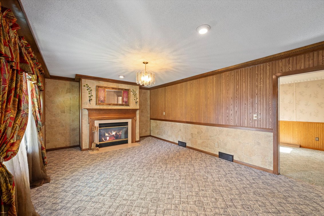 Image for Minimum Bid $135,000 Online Auction 8117 Angola Rd. Holland, OH 43528