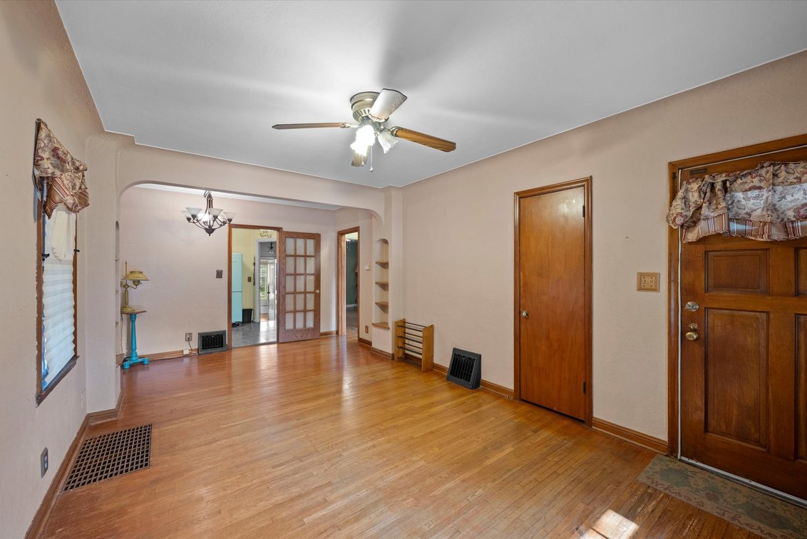 Image for PENDING! Online Auction 616 Bronx Dr. Toledo, OH 43609
