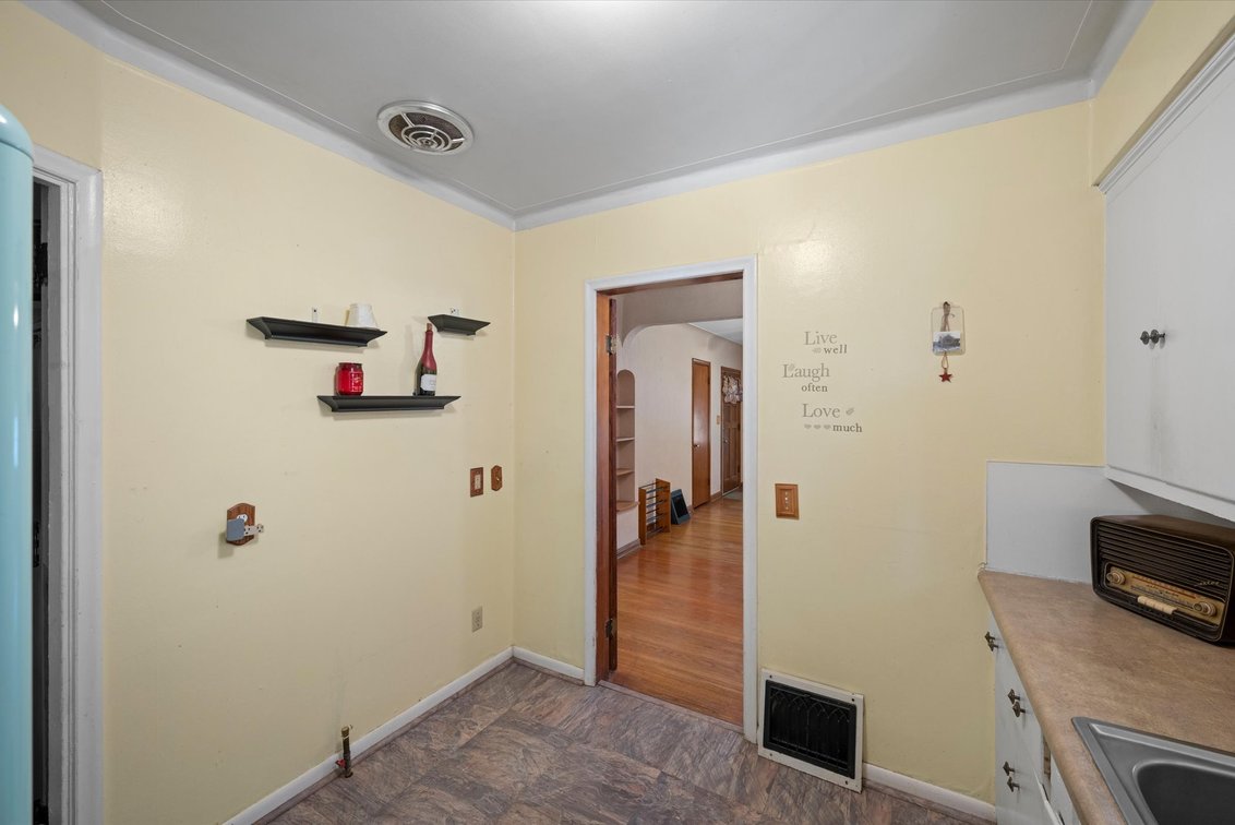 Image for PENDING! Online Auction 616 Bronx Dr. Toledo, OH 43609