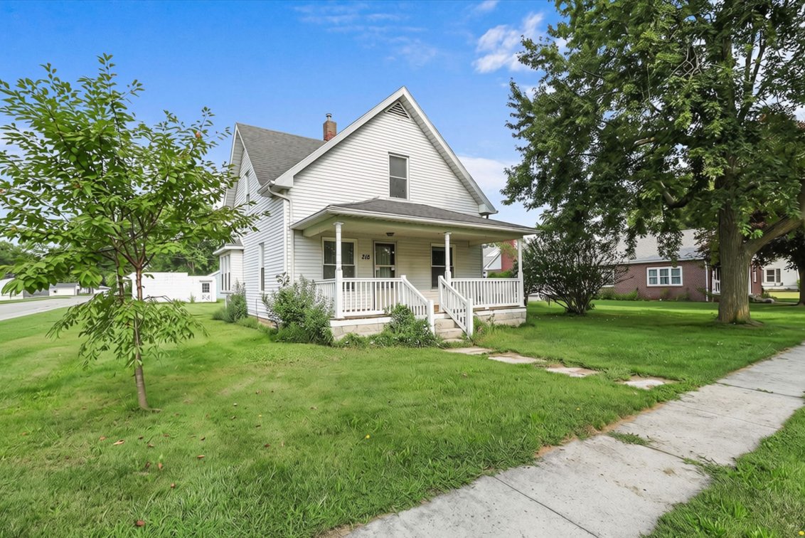 Image for Minimum Bid $75,000 Online Auction 315 Third St. Clay Center, OH 43408