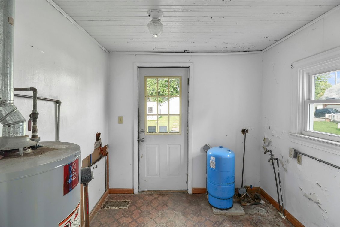 Image for Minimum Bid $75,000 Online Auction 315 Third St. Clay Center, OH 43408