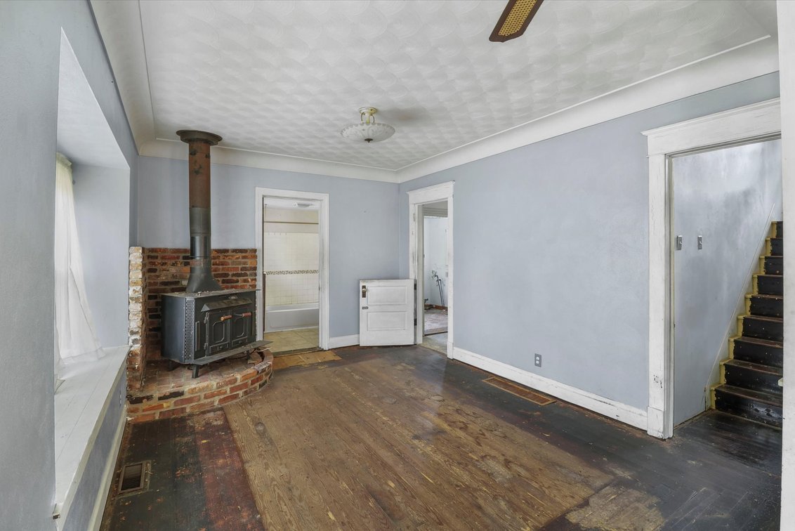 Image for Minimum Bid $75,000 Online Auction 315 Third St. Clay Center, OH 43408