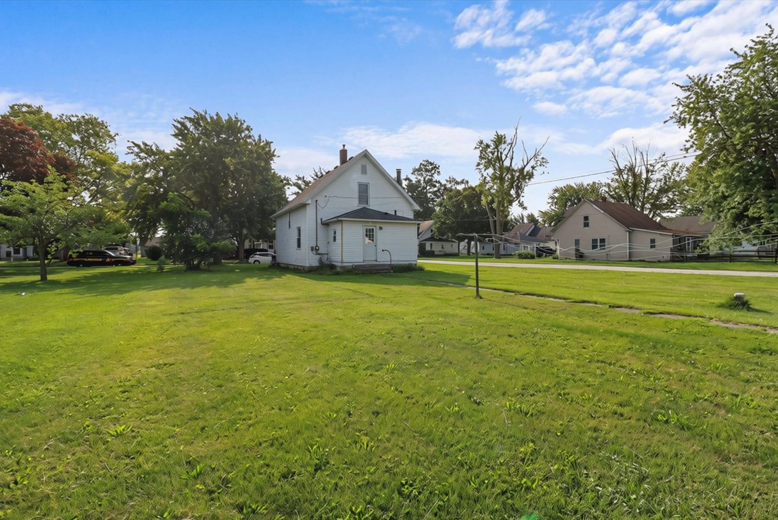 Image for Minimum Bid $75,000 Online Auction 315 Third St. Clay Center, OH 43408
