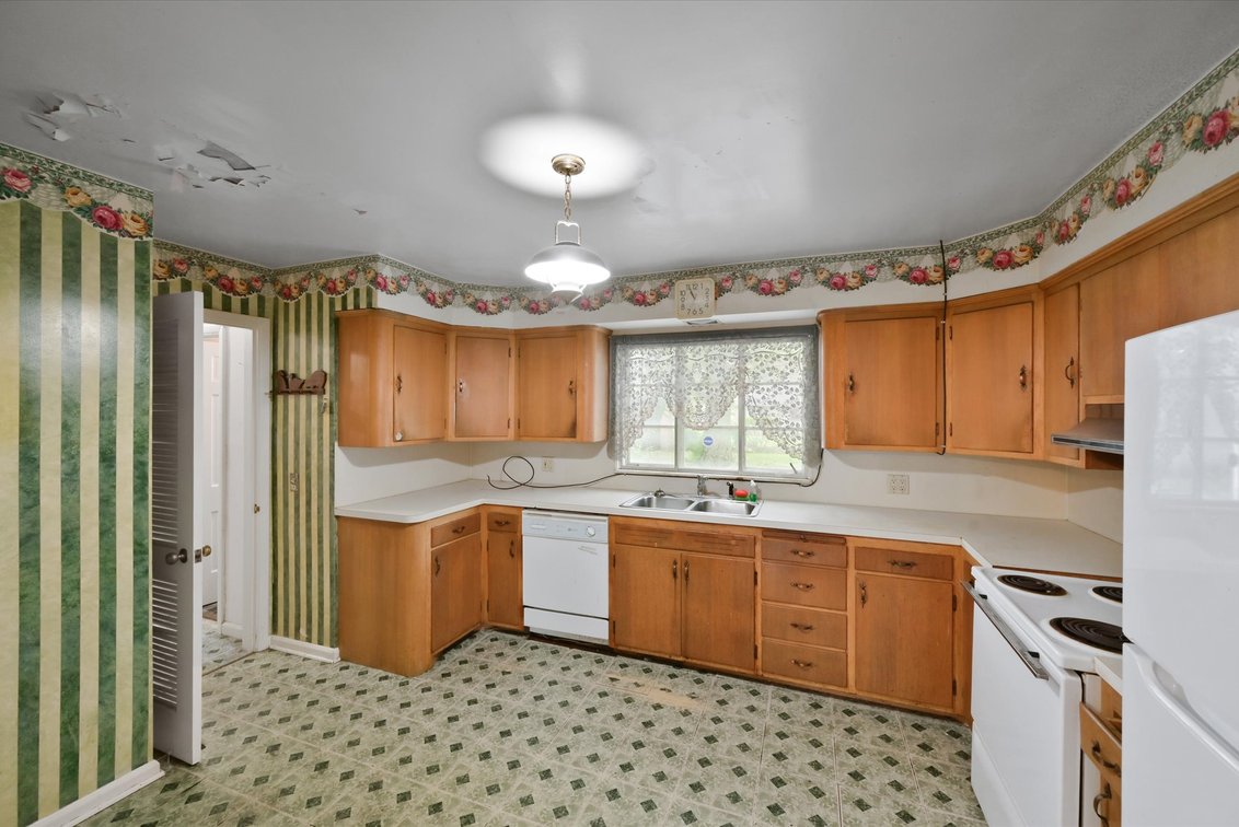 Image for Minimum Bid $150,000 Online Auction 2204 Talmadge Rd. Toledo, OH 43606