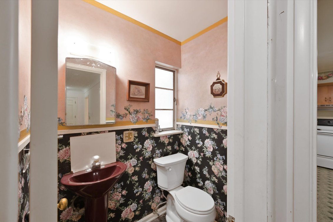 Image for Minimum Bid $150,000 Online Auction 2204 Talmadge Rd. Toledo, OH 43606